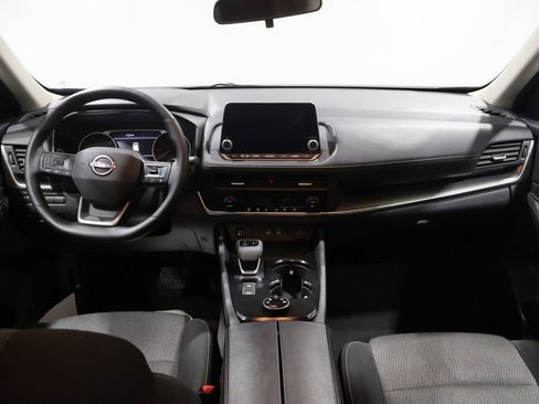 Used 2025 Nissan Rogue SV image 17