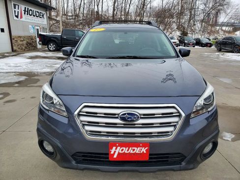 Used 2017 Subaru Outback 2.5i Premium image 2