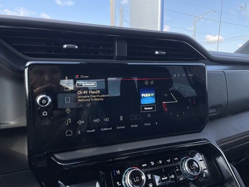 Used 2024 GMC Sierra 1500 AT4 w/ Technology Package image 16