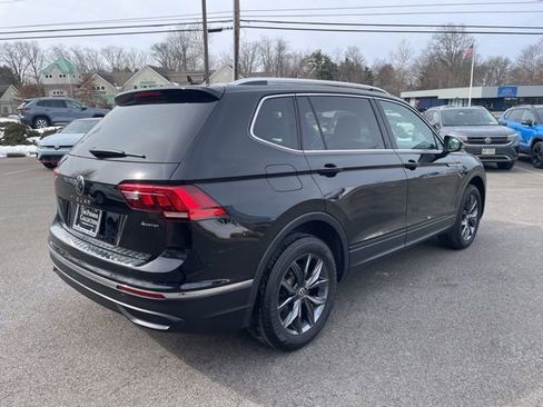 Used 2023 Volkswagen Tiguan SE image 4