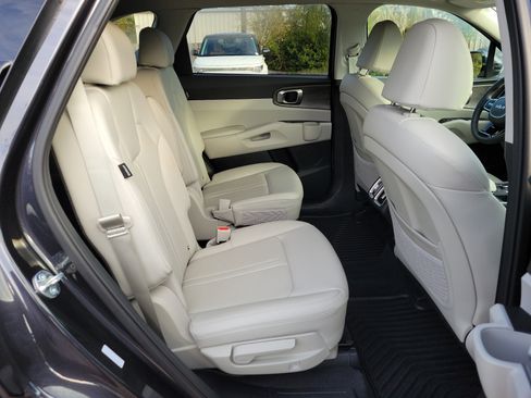 Certified 2025 Kia Sorento X-Line EX image 12