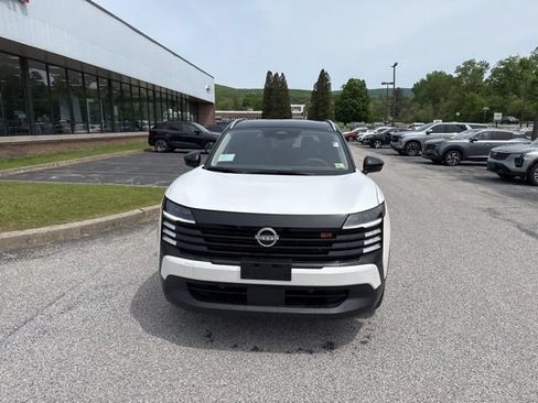 New 2026 Nissan Kicks SR AWD/4WD image 6
