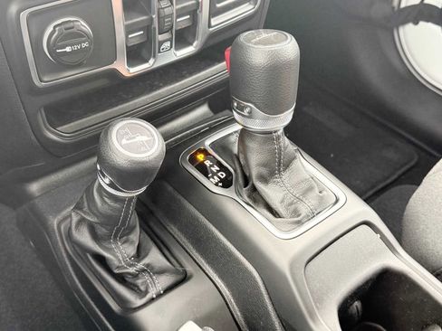 New 2026 Jeep Gladiator Sport image 15