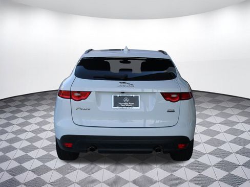 Used 2019 Jaguar F-PACE Premium image 10