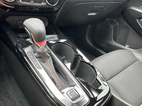 Used 2024 Chevrolet Trax RS w/ Sunroof Package image 19