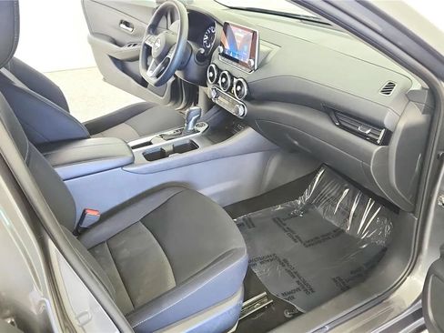 Used 2024 Nissan Sentra SV FWD image 34