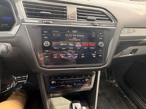 Certified 2024 Volkswagen Tiguan SE R-Line AWD/4WD image 28