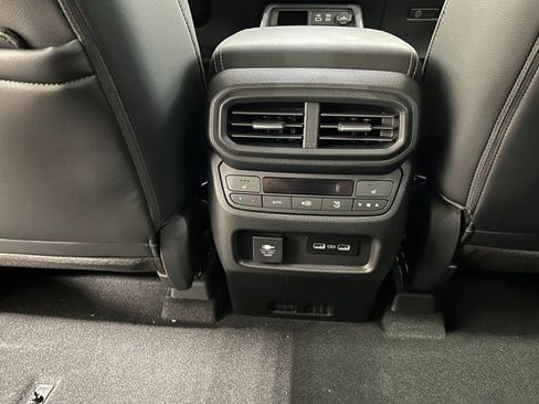 New 2025 Honda Pilot Elite image 24