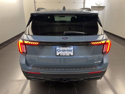 New 2026 Ford Explorer ST-Line w/ ST-Line Street Pack image 5