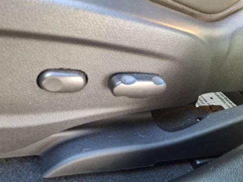 Used 2019 Chevrolet Trax LT w/ LT Convenience Package image 12