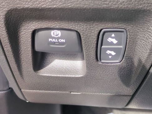 Used 2022 RAM 1500 Big Horn image 32