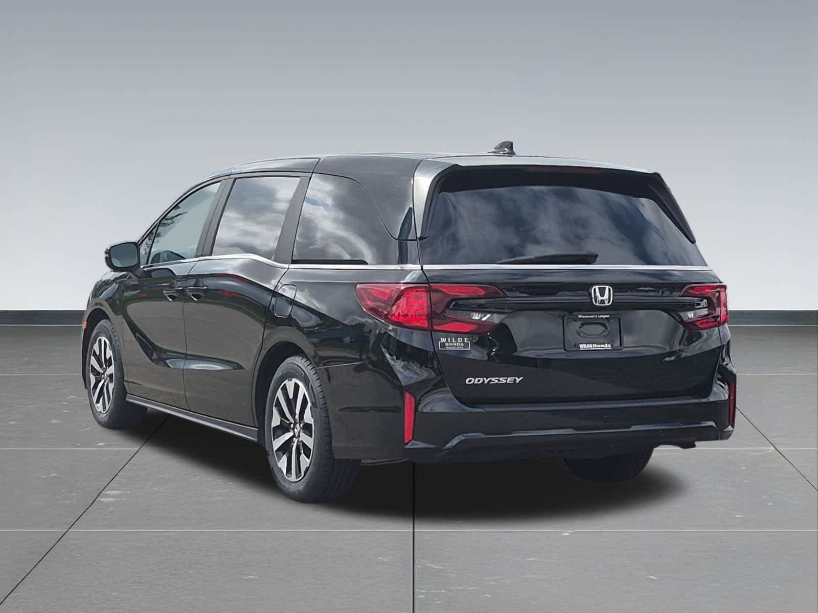 Certified 2025 Honda Odyssey EX-L image 4