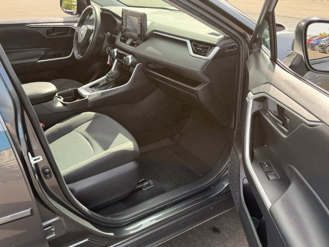 Used 2021 Toyota RAV4 LE FWD image 26