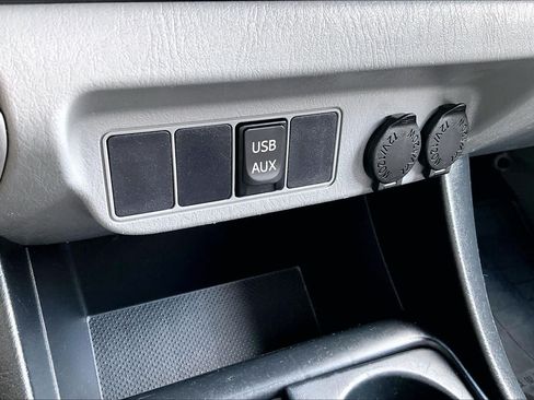 Used 2015 Toyota Tacoma 2WD Access Cab w/ Convenience Package image 33