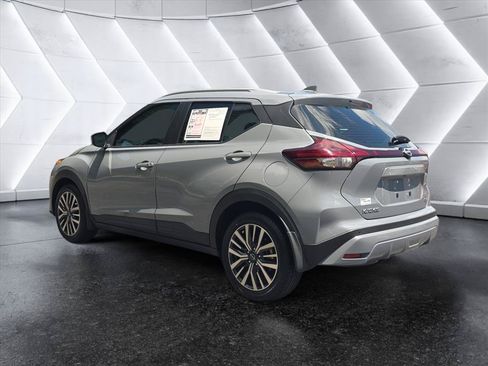 Used 2023 Nissan Kicks SV FWD image 3