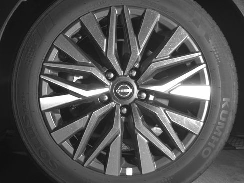 Used 2025 Nissan Altima 2.5 SV FWD image 12