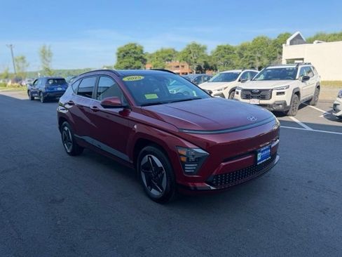 Used 2025 Hyundai Kona Limited FWD image 4