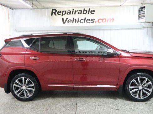 Used 2020 GMC Terrain Denali w/ GMC Pro Grade Package AWD/4WD image 4