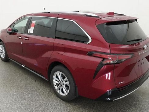 New 2026 Toyota Sienna Limited FWD image 5