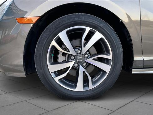 Used 2023 Honda Odyssey Touring image 12