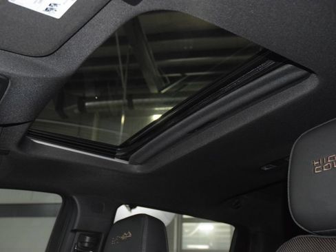 Used 2025 Chevrolet Silverado 1500 High Country AWD/4WD image 55
