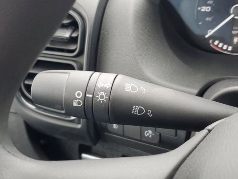 Used 2025 RAM ProMaster 2500 w/ Convenience Group image 12