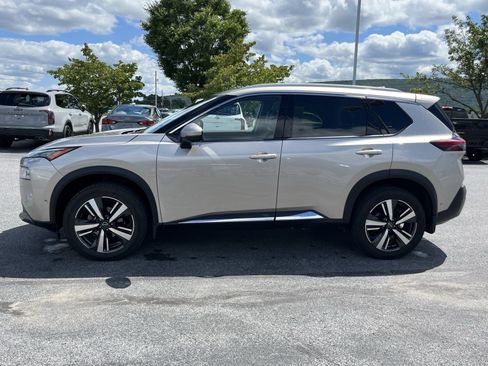 Used 2023 Nissan Rogue SL w/ SL Premium Package AWD/4WD image 10