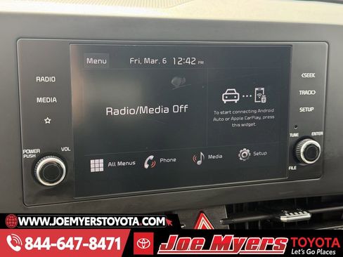 Used 2025 Kia Sportage LX image 17