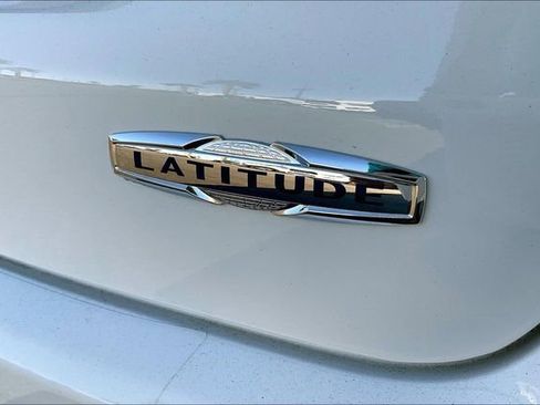 New 2026 Jeep Compass Latitude image 13