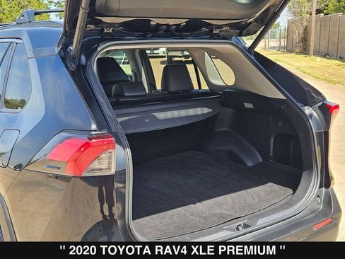 Used 2020 Toyota RAV4 XLE Premium FWD image 32