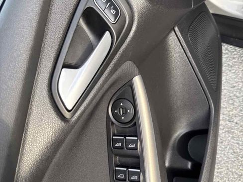 Used 2015 Ford Focus Titanium image 6