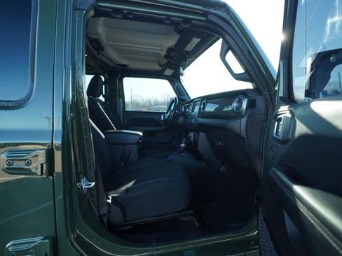 Used 2021 Jeep Gladiator Overland w/ LED Lighting Group image 18