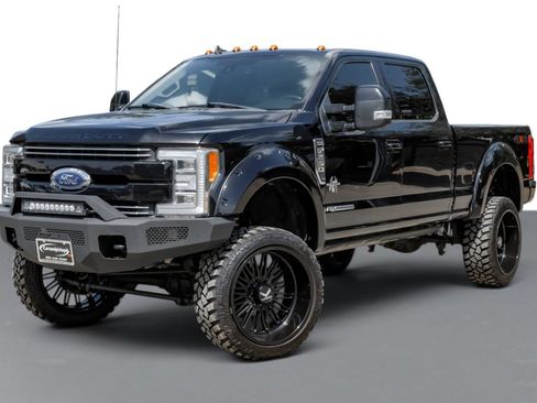 Used 2019 Ford F250 Lariat w/ Lariat Ultimate Package AWD/4WD image 4