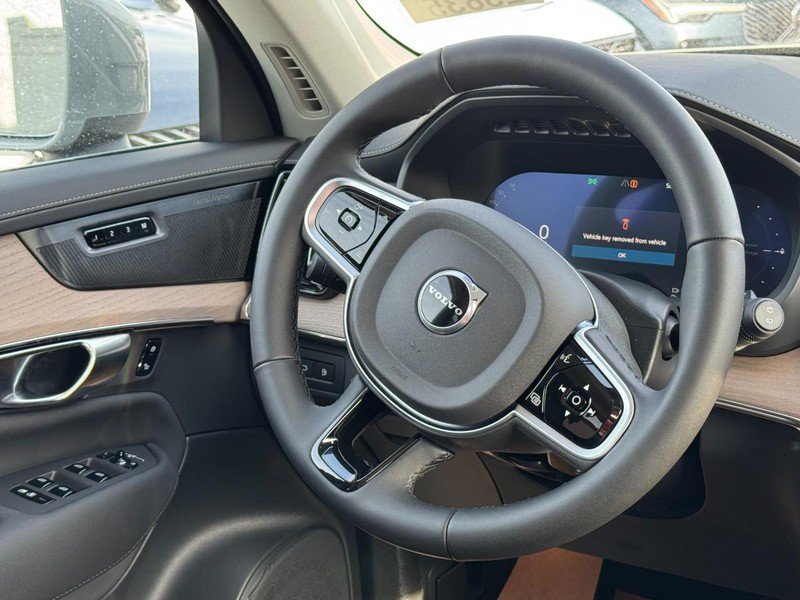 New 2026 Volvo XC90 T8 Plus w/ Protection Package Premier AWD/4WD image 7
