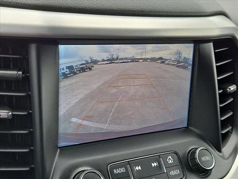 Used 2018 GMC Acadia SLT image 13