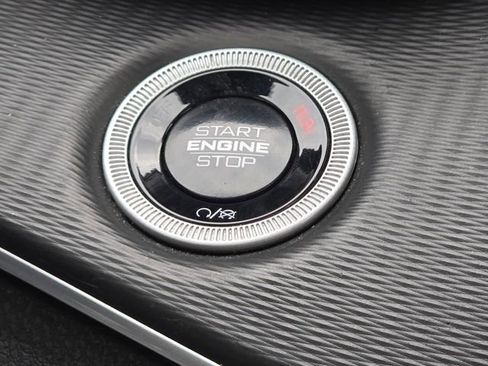 Used 2024 Jeep Grand Cherokee L Laredo image 16