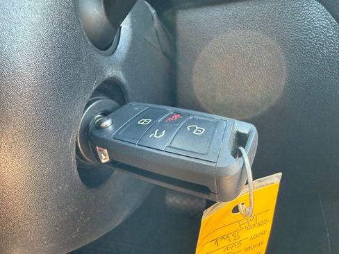 Used 2020 Volkswagen Tiguan S image 34