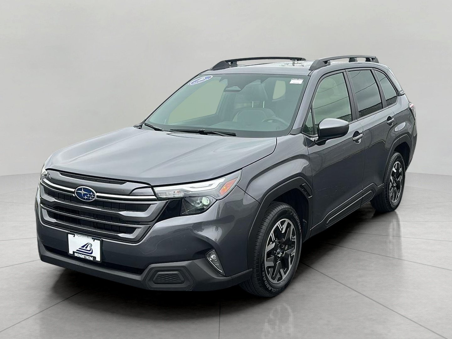 Used 2025 Subaru Forester Premium w/ Convenience Package #1 AWD/4WD image 3
