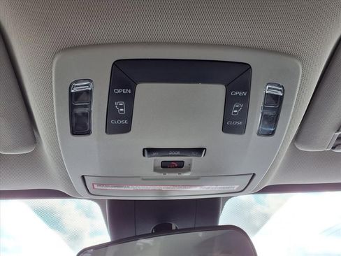 Used 2023 Toyota Sienna LE FWD image 26