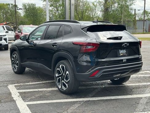 New 2026 Chevrolet Trax RS w/ Sunroof Package image 7