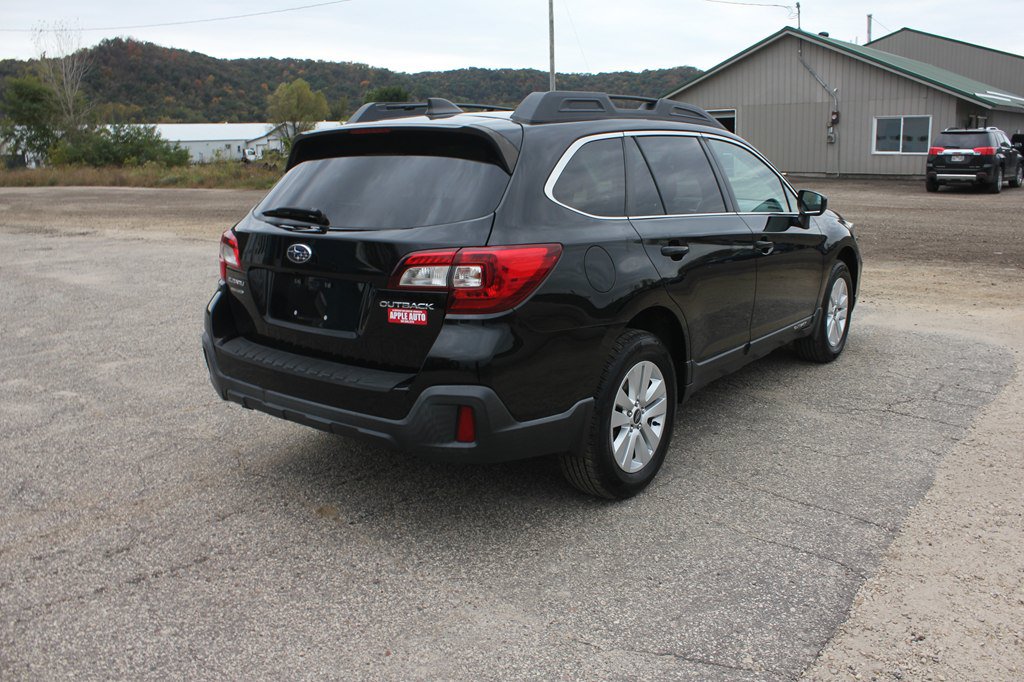 Used 2018 Subaru Outback 2.5i Premium AWD/4WD image 5