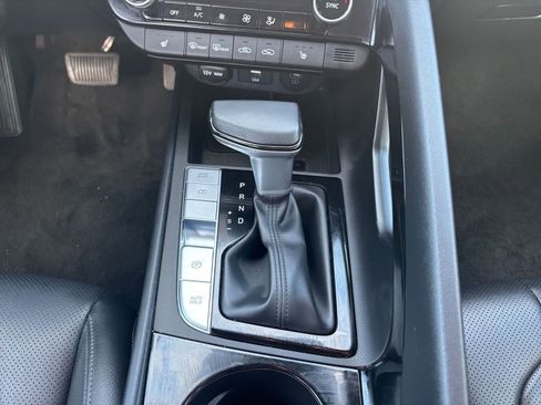 Used 2025 Hyundai Elantra Limited image 42
