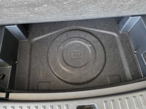 Used 2025 GMC Terrain Elevation w/ Elevation Premium Package FWD image 25