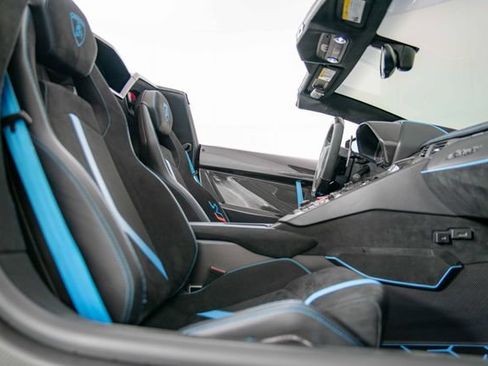 Used 2020 Lamborghini Aventador SVJ AWD/4WD image 26