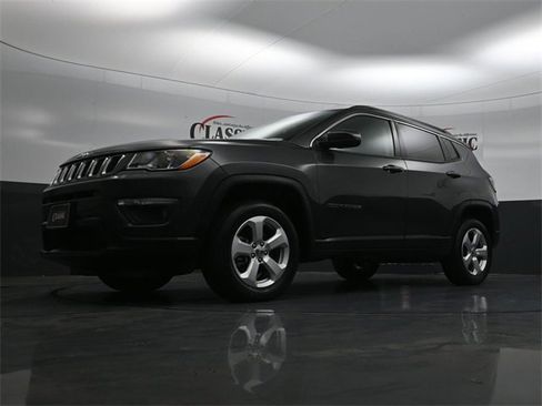 Used 2020 Jeep Compass Latitude w/ Cold Weather Group image 26