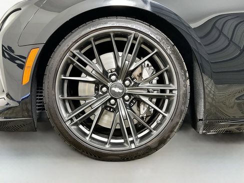 Used 2018 Chevrolet Camaro ZL1 image 38