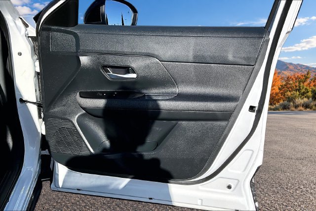 Used 2026 Nissan Kicks SV FWD image 25