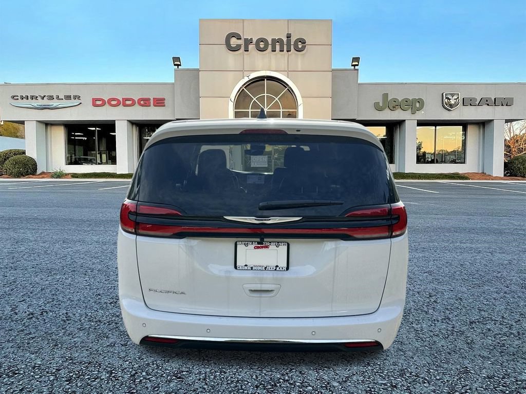 New 2026 Chrysler Pacifica Select FWD image 4