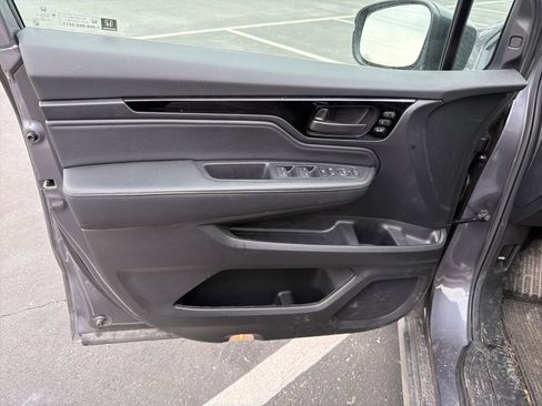 Used 2025 Honda Odyssey Touring image 11