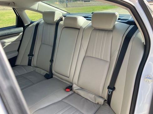 Used 2018 Honda Accord EX-L image 16